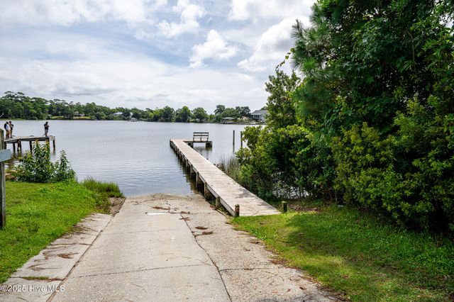 120 Secretariat Drive, Sneads Ferry, NC 28460