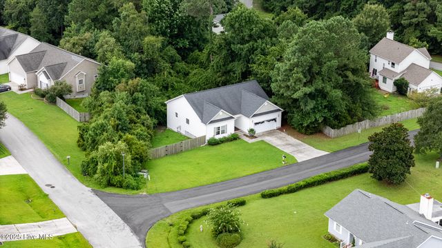 120 Secretariat Drive, Sneads Ferry, NC 28460