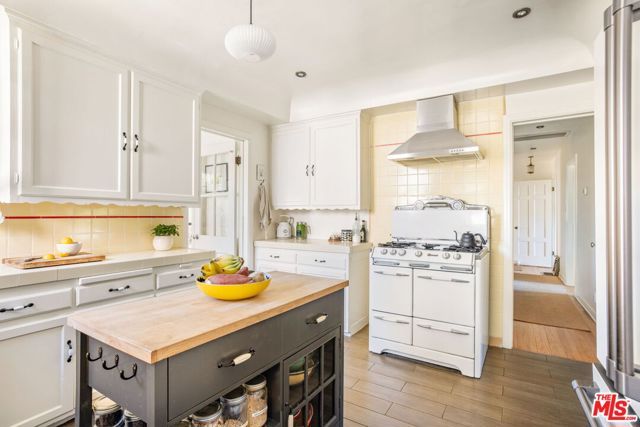4420 Ambrose Terrace, Los Angeles, CA 90027