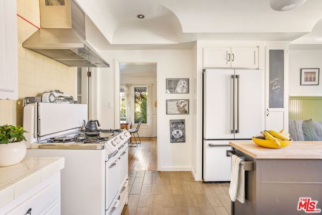 4420 Ambrose Terrace, Los Angeles, CA 90027