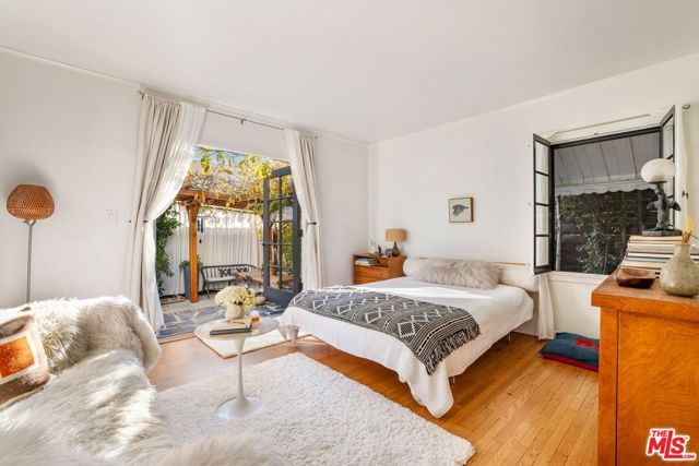4420 Ambrose Terrace, Los Angeles, CA 90027