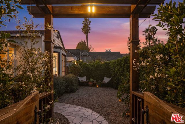 4420 Ambrose Terrace, Los Angeles, CA 90027