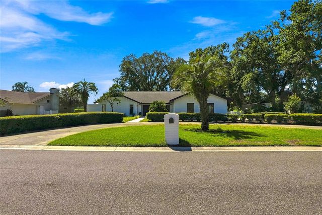 2889 HAMMOCK DRIVE, Plant City, FL 33566