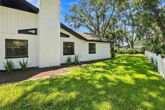 2889 HAMMOCK DRIVE, Plant City, FL 33566