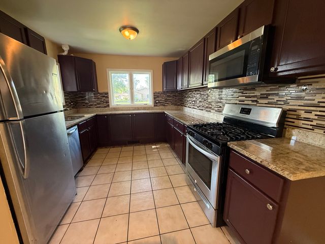 916 Williams Street, Calumet City, IL 60409