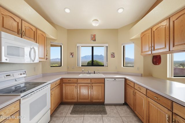 1461 W Hidden Crest Ct Court, Green Valley, AZ 85622