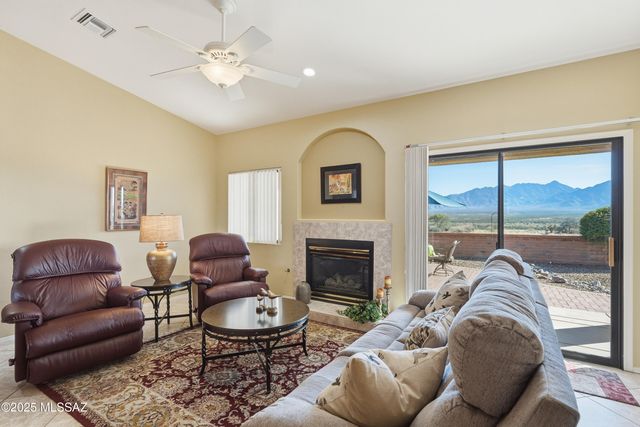 1461 W Hidden Crest Ct Court, Green Valley, AZ 85622