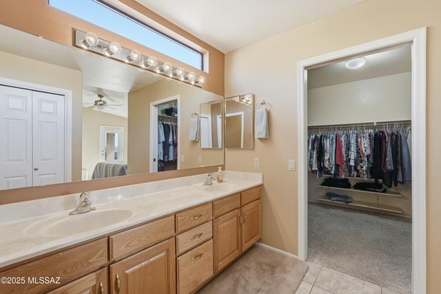 1461 W Hidden Crest Ct Court, Green Valley, AZ 85622