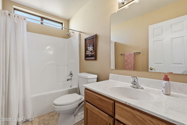 1461 W Hidden Crest Ct Court, Green Valley, AZ 85622