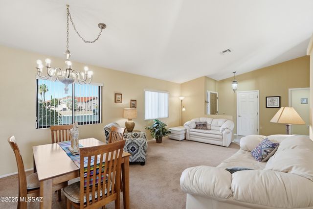 1461 W Hidden Crest Ct Court, Green Valley, AZ 85622