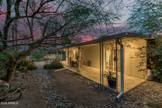 416 E PAPAGO Drive, Tempe, AZ 85288