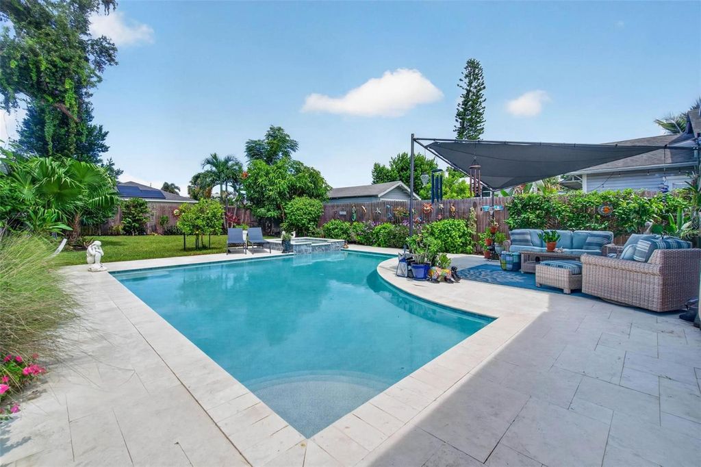 2318 7TH AVENUE W, BRADENTON, FL 34205 — photo 2