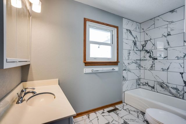 2902 S Saint Paul Ave, Wichita, KS 67217