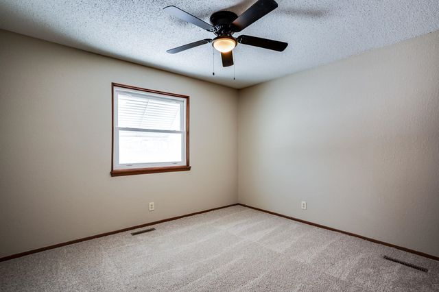 2902 S Saint Paul Ave, Wichita, KS 67217