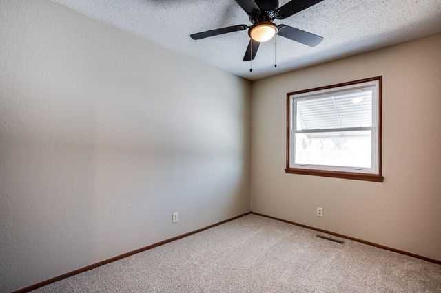 2902 S Saint Paul Ave, Wichita, KS 67217