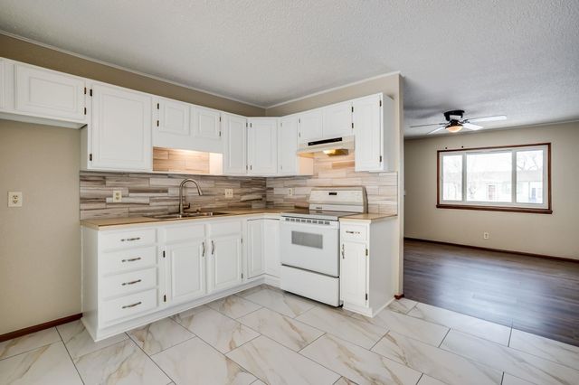 2902 S Saint Paul Ave, Wichita, KS 67217