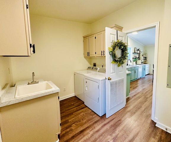 4002 Rippey Lake Rd, Mount Pleasant, TN 38474