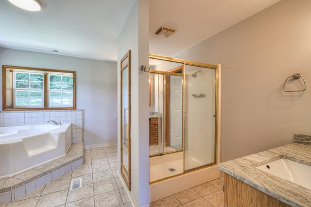 4002 Rippey Lake Rd, Mount Pleasant, TN 38474