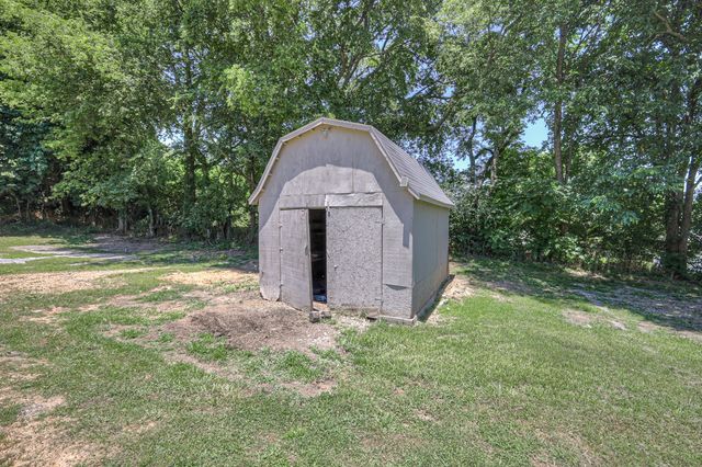 4002 Rippey Lake Rd, Mount Pleasant, TN 38474