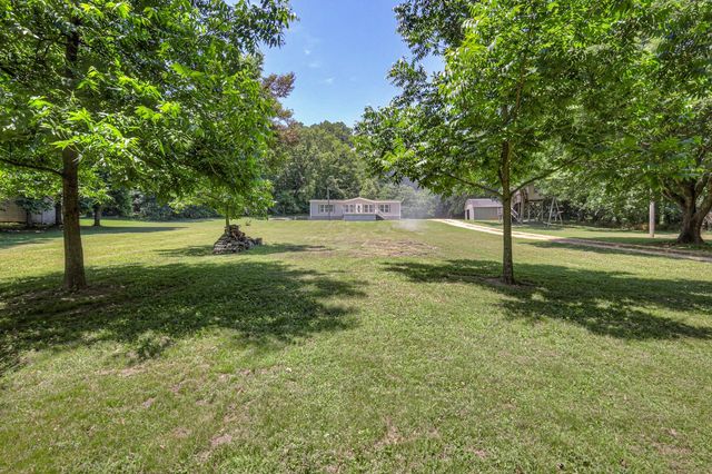 4002 Rippey Lake Rd, Mount Pleasant, TN 38474