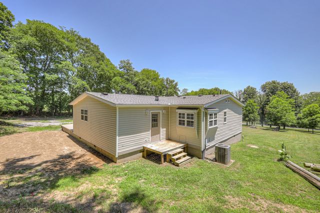 4002 Rippey Lake Rd, Mount Pleasant, TN 38474