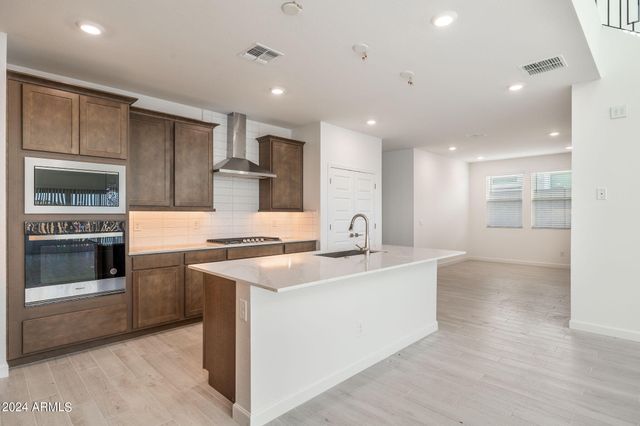 6963 W BUCKHORN Trail, Peoria, AZ 85383