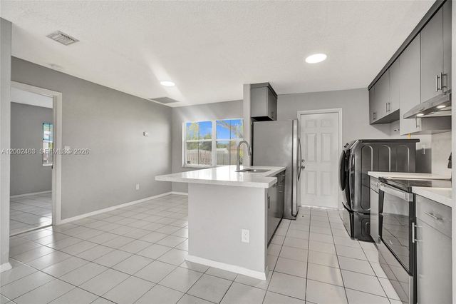 5532 SW 22nd St, West Park, FL 33023