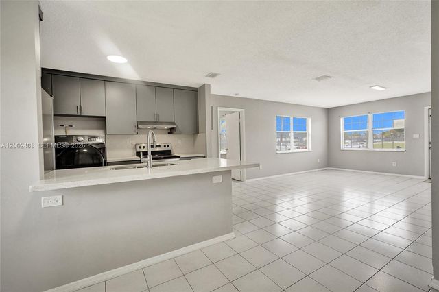 5532 SW 22nd St, West Park, FL 33023