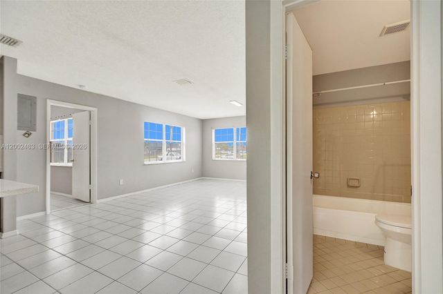 5532 SW 22nd St, West Park, FL 33023