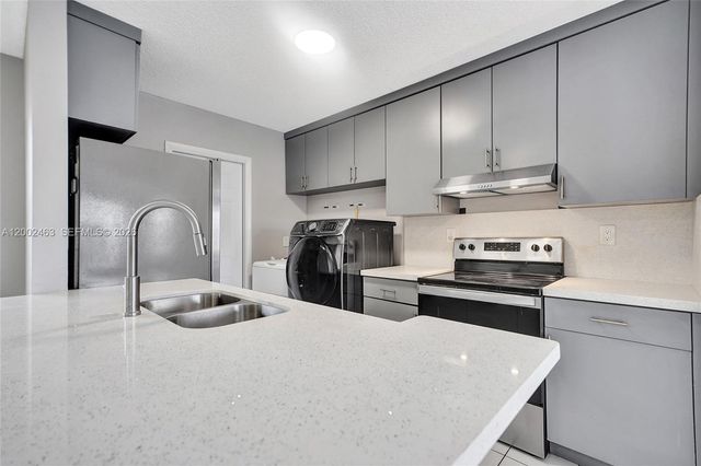 5532 SW 22nd St, West Park, FL 33023