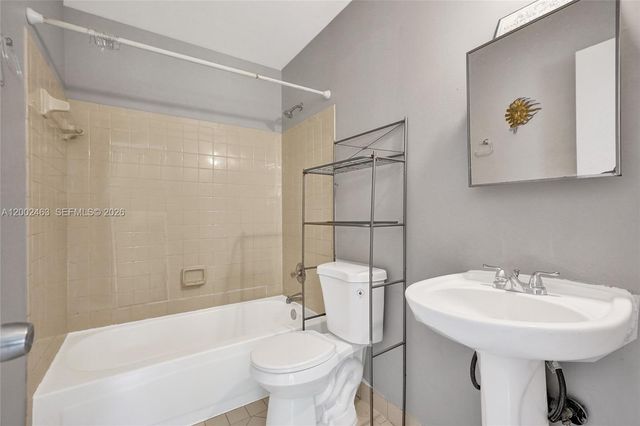 5532 SW 22nd St, West Park, FL 33023