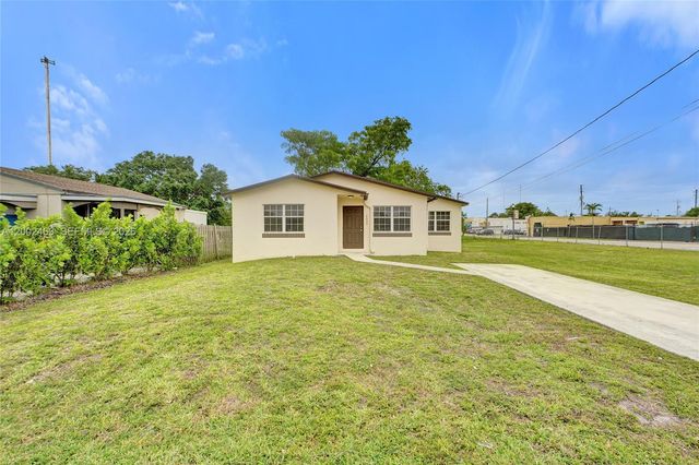 5532 SW 22nd St, West Park, FL 33023