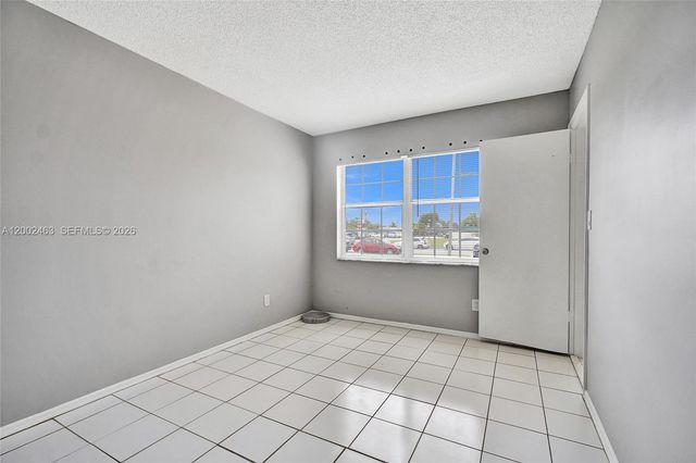 5532 SW 22nd St, West Park, FL 33023