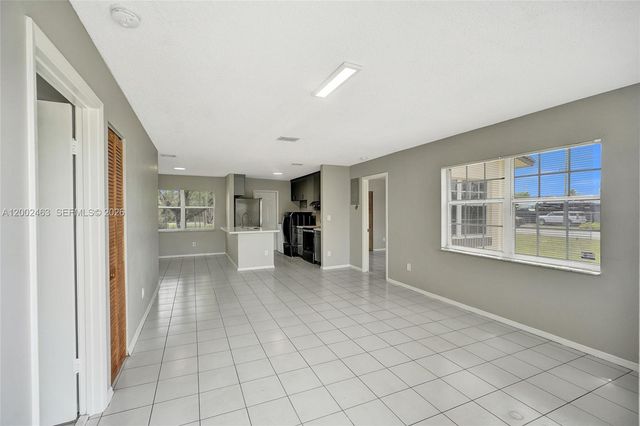 5532 SW 22nd St, West Park, FL 33023