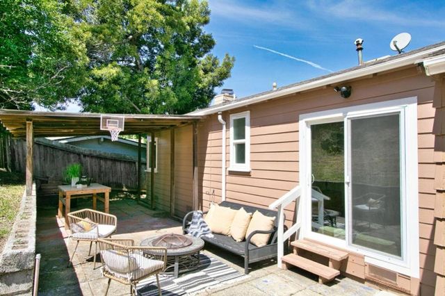 2755 San Carlos Avenue, San Carlos, CA 94070