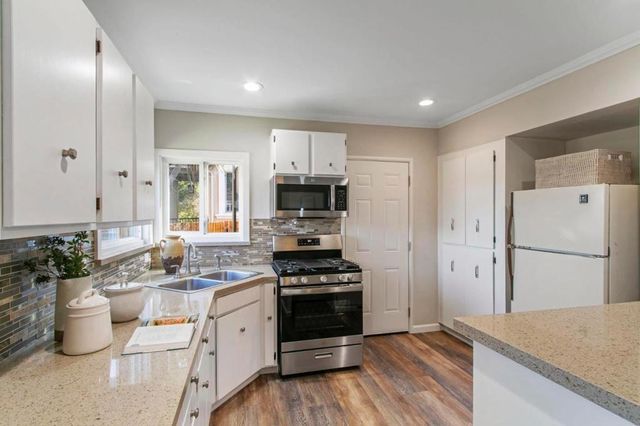 2755 San Carlos Avenue, San Carlos, CA 94070