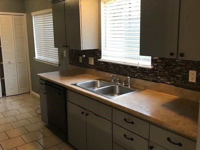 3205 Lynnwood Drive, Arlington, TX 76013