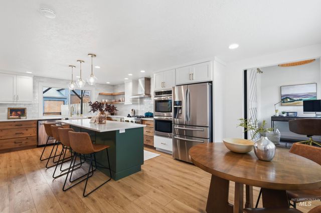 10325 W Roan Meadows Dr, Boise, ID 83709