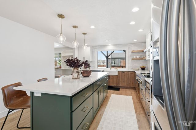 10325 W Roan Meadows Dr, Boise, ID 83709