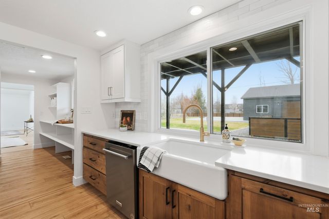 10325 W Roan Meadows Dr, Boise, ID 83709