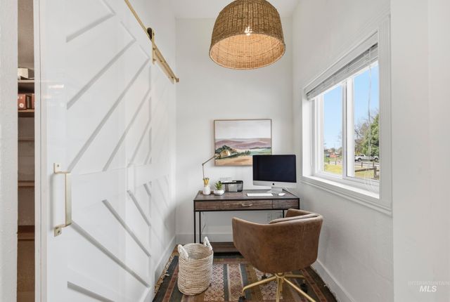 10325 W Roan Meadows Dr, Boise, ID 83709