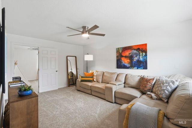 10325 W Roan Meadows Dr, Boise, ID 83709