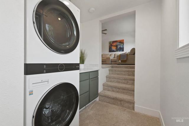 10325 W Roan Meadows Dr, Boise, ID 83709