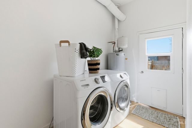 10325 W Roan Meadows Dr, Boise, ID 83709