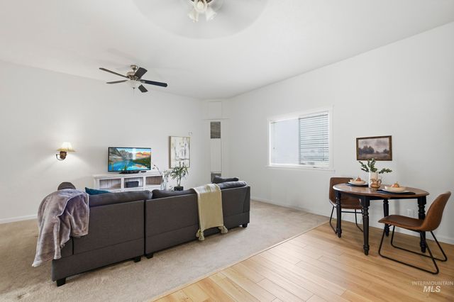 10325 W Roan Meadows Dr, Boise, ID 83709