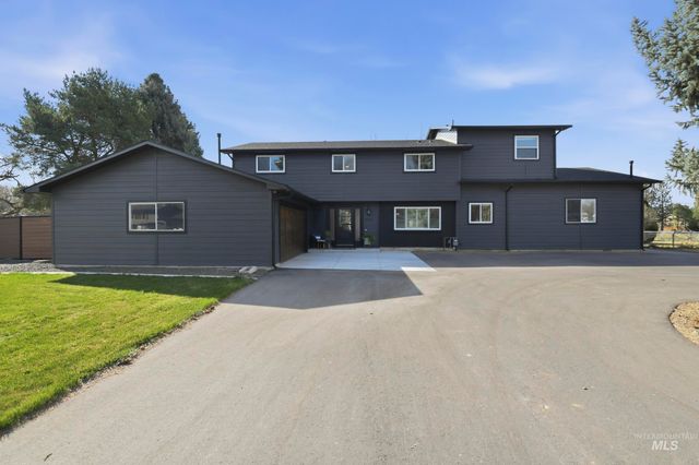 10325 W Roan Meadows Dr, Boise, ID 83709