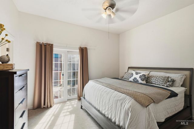 10325 W Roan Meadows Dr, Boise, ID 83709