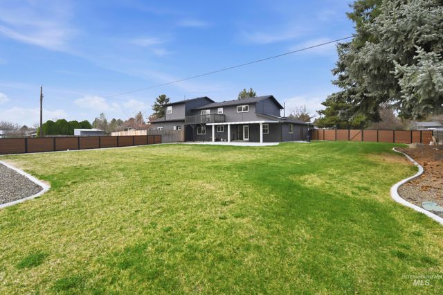 10325 W Roan Meadows Dr, Boise, ID 83709