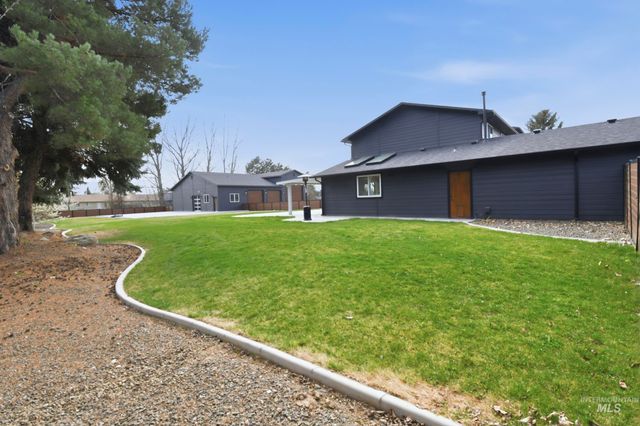 10325 W Roan Meadows Dr, Boise, ID 83709