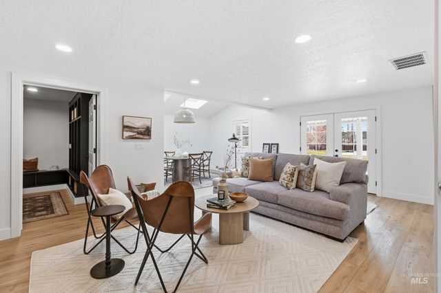 10325 W Roan Meadows Dr, Boise, ID 83709